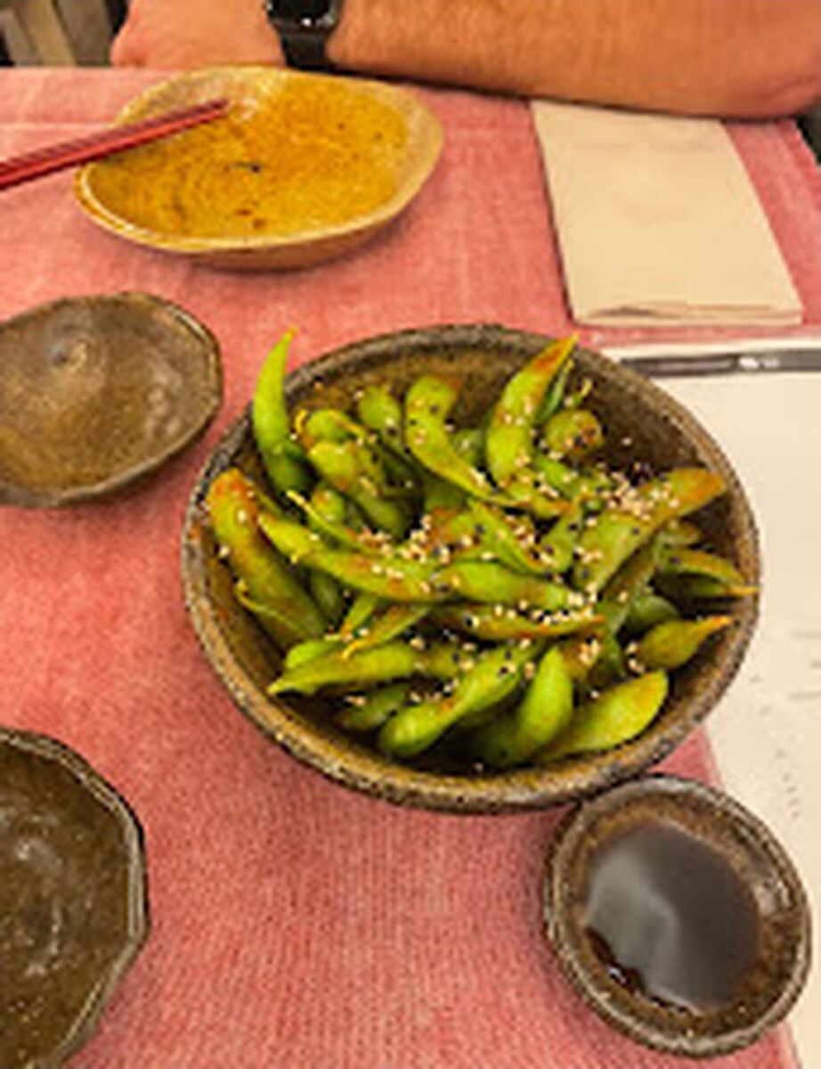 Edamame com molho kimchi